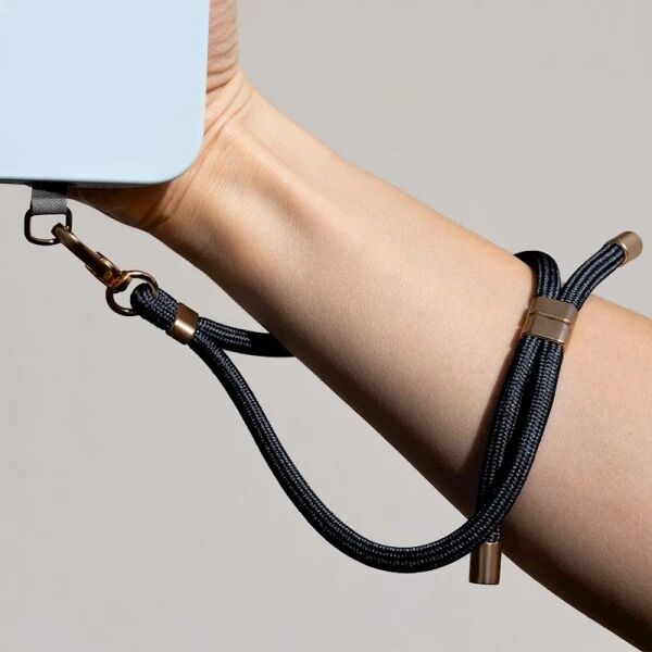 Cordon universel au poignet avec mousqueton noir