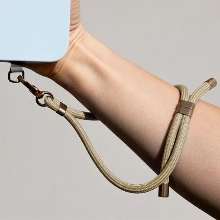 Cordon universel au poignet avec mousqueton or