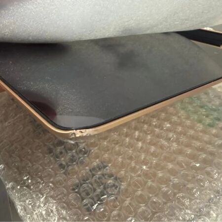 Ecran LCD MACBOOK AIR 13 A1932/A2179 RETINA (ann&eacute;e 2019-2020), complet avec chassis et nappe LCD \ original reconditionn&eacute;\  or rose (L&eacute;ger impact c&ocirc;t&eacute; droit)