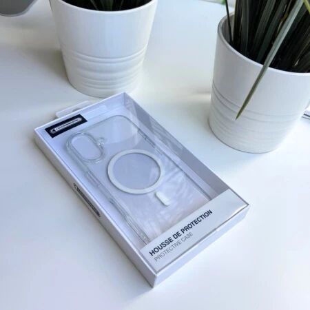 Housse-coque silicone MAGSAFE qualité supérieure iPhone 16 (Boite/blister) transparent